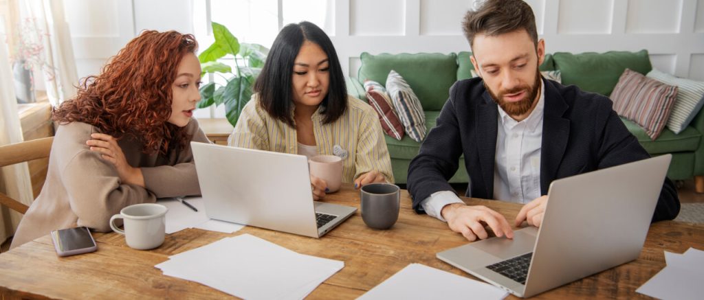 The Ultimate Guide to Customer Experience Management Software Image